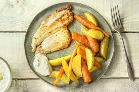 Gebakken Scholfilet Met Bieslooksaus Recept Hellofresh Vis Diner Voedsel Ideeen Diner Recept