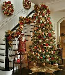50 Christmas Apartment Decor Ideas That Takes The Definition Of Elegance To A Whole New Level Hike N Dip Christmas Staircase Christmas Apartment Christmas Staircase Decor