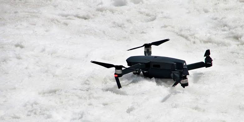 Drones en la nieve: Nueva normativa europea 2020 - Gatos del Pirineo - Nevasport.com