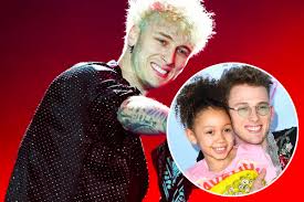 Machine gun kelly had daughter casie in 2008. Machine Gun Kelly Hangs With Daughter After Date Night With Megan Fox Starbiz Net