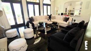 Check Out The Moroccan Accents In Khloe Kardashian S New House Moroccan Ladies Home Kardashian Home New Homes