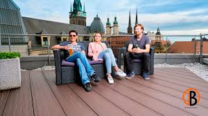 Megawood Barfussdielen Vereinen Die Positiven Eigenschaften Von Holz Mit Den Erkenntnissen Aus Der Modernen Polymerforschung Was Dabe Megawood Terrasse Barfuss