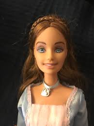Mijn huidige Barbie Film Poppencollectie. Weet iemand waarom de  internationale (lala) versie van Erika er zo vreemd uitziet? Hebben ze een  andere gezichtsmal gebruikt of is dit een fabricageprobleem? : r/Barbie