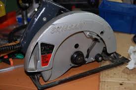 Skilsaw circular saw blade change. Skil 574 Circular Saw Disassembly 16 Steps Instructables