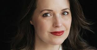 Bokrecension: Underhållning med allvarligare klangbotten i Eva Frantz  senaste deckare