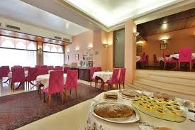Tutte le camere del best western san giusto hotel trieste, si adattano alle esigenze di ogni tipo di viaggiatore, dalle coppie in cerca di relax a chi viaggia per affari alle famiglie con bambini, tutte anallergiche e ignifughe, dotate di finestre insonorizzate. Best Western Hotel San Giusto Dnata Travel