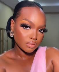 Setting face with powder puff for smoother look