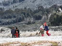 Sierra de la ventana is a small town in the district of tornquist, in the southwest of the province of buenos aires. Impactante Nevada En Sierra De La Ventana Cronica Firme Junto Al Pueblo