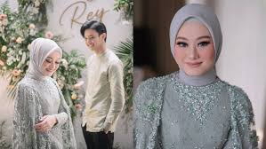 Tonton full episode program sctv klik bit.ly/fullepssctv kebahagiaan merekah di hati dinda hauw yang resmi menikah. 8 Detail Khitbah Dinda Hauw Dan Rey Mbayang Yang Tanpa Pacaran Dibaperin Semua Orang