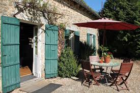 Domaine Le Bost Gites En Chambre D 39 Hotes Thiviers Dordogne Frankrijk France Buitendecoraties Overdekte Veranda Tweepersoonsbedden