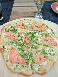 Der Perfekte Flammkuchen Aus Dem Weber Gasgrill Chilirosen Flammkuchen Gasgrill Rezepte Essensrezepte