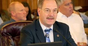 Computer finds income tax could help budget if oil price is low