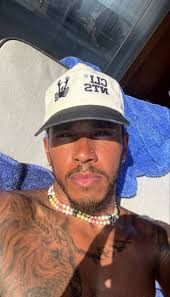 Mother's Love,long patience and strong body, thank you Lord Jesus for the  strength,love and care upon us.Godbless