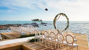 Waterfront Wedding Venues In The Florida Keys Isla Bella Beach Resort Wedding Venues Beach Waterfront Wedding Venue Florida Keys Wedding