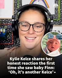 In 2023, Laura Everett Bowling and her daughter Sarah discovered they were  assigned the same dorm room at Miami University in Ohio, three decades  apart. The pairing was random — and very