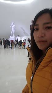 De acuerdo con lo requisitado, me presento: Soy Gabriela, tengo 37 años. Me  gusta conocer lugares campiranos y también con mucha historia de por medio.  Este lugar es el museo Soumaya, sus