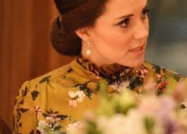 Księżna kate odzież robocza sukienki na dzień krótkie sukienki księżna cambridge loving glances, sweet pda, and lots of smiles: Ksiezna Kate W Ciazy Olsniewa Stylem Suknia Erdem To Hit Ale Nie Dla Wszystkich Mamotoja Pl