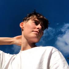 Lily Ward's Instagram, Twitter & Facebook