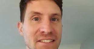 Samsung boosts sales team