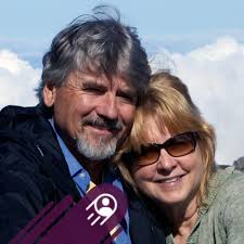 The VI Hotel. Was a Hilton then reverted back to VI Hotel. This is 1970s. A  happening place. Turtle races, banquets, Foolish Virgin Bar and soon to  come Studio 54.