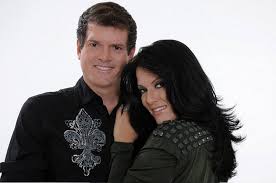 Ser jovem é um privilégio, ser formosa um patrimônio, ser encantadora sua melhor virtude. Feliz Aniversario Rayssa E Ravel Cifra Para Ukulele Uke Cifras