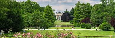 The park has a lot of greenery, paths for walks are broken, there are places for rest, fountains. Parco Sempione The Largest Park In Milan