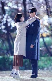 Cars and people move in reverse, and snow falls up into the sky. While You Were Sleeping Pd Note 171011 Selebritas Aktris Pasangan Korea