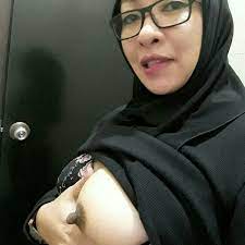 Tante jilbab sange