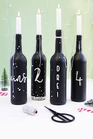 Adventskranz Aus Flaschen Fur Weihnachten Basteln Flaschen Dekoration Adventskranz Alte Weinflaschen