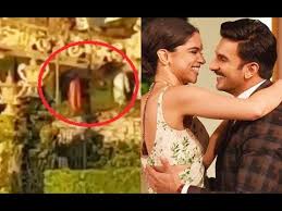 Deepika Padukone Ranveer Singh Wedding Video Of Newlyweds Boarding A Yacht After The Ceremony Youtube