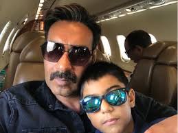 Despite being the selfie dad, ben marcus is actually never seen taking a selfie in the whole movie. Pic Ajay Devgn Shares A Selfie With Son Yug In The Airplane