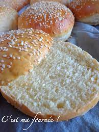 J'ai donc décidé de trouver la recette de pains burger maison légèrement briochés, moelleux… ces pains burger sont délicieux! La Recette Des Buns Pains Pour Hamburger