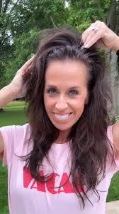 🆘 It's been 48 hours since I washed my hair… and I'm NOT okay. Y'all keep  saying “train your hair.” I'm about 2 hours away from a full-on 2007  Britney moment. 🪒