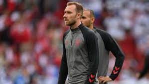 Danish player christian eriksen has collapsed on pitch during a euro 2020 game against finland. 8bpqufql8ywecm