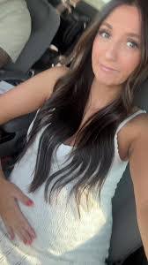 Anna Roemer's Instagram, Twitter & Facebook