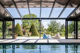 Toit De Veranda Ouvrant Avec Possibilite De Motorisation Cover Concept France Belgique Toit De Veranda Veranda Piscine Toiture Veranda