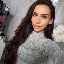 Cristal Loya's Instagram, Twitter & Facebook