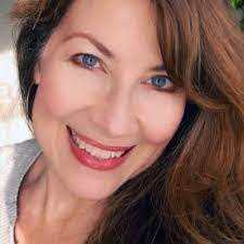 Alana Meek's Instagram, Twitter & Facebook