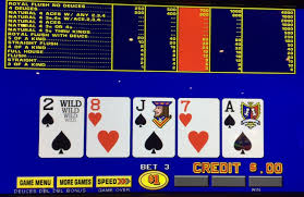 Aces & faces has 2 special payouts, the four ace's payout is the second highest in the game with a jackpot value of 400 coins (if you are betting all 5 coins), the other special winning hand is the 4 of a face card (jacks, queens and kings are face cards), this is the 4th highest payout in the game allowing you to win up to 200 coins. Deuces Wild Double Double Bonus