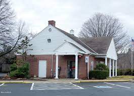 The bank also has 143 more offices in five states. Sold 2 Holmes Rd Lenox Ma 01240 605 000