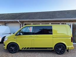 Epingle Par Aleksandr Davygora Sur Vw Transporter T6 Kombi Edition In Grape Yellow Utilitaire Amenage Utilitaire