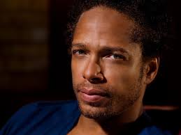 Csi Black Actor With Green Eyes Gary Dourdan I Gave Up On Csi When They Got Rid Of Hie Character Hombres Personas Barbas