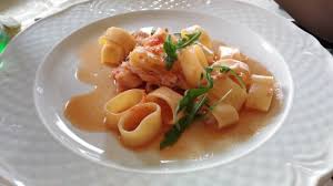 #calamarata #ricettaclassica #partenopeaingredienti1/2 kg calamari300 gr pasta calamarata 250 gr pomodorini datterini 1 cucchiaio doppio concentrato di pomod. Calamarata Alla Rana Pescatrice Pasta Da Tirare Meglio Troppo Liquido E Pasta Dura Bild Von Ristorante Il Panorama C Snc Sant Agnello Tripadvisor