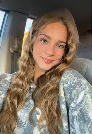 Anna Goad's Instagram, Twitter & Facebook