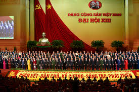 Thế nhưng vì sự đáng yêu, ngay thẳng chính trực của thập nhất nương mà dần dần từ lệnh nghi (chung hán lương đảm nhận) nảy sinh tình cảm với cô lúc nào không hay. Quyáº¿t Tam Thá»±c Hiá»‡n Tháº¯ng Lá»£i Nghá»‹ Quyáº¿t Ä'áº¡i Há»™i Láº§n Thá»© Xiii Cá»§a Ä'áº£ng