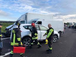 La tragedia lungo lo stesso tratto di. Incidente A13 Bologna Oggi Lunghe Code In Autostrada Cronaca Ilrestodelcarlino It
