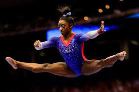 Biles competed in team usa's first rotation on vault, bailing out of her amanar and scoring a 13.766 for a 1.5 twist. Watch Simone Biles Gravity Defying Floor Routine From Olympic Trials
