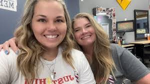 Cindy Efird's Instagram, Twitter & Facebook