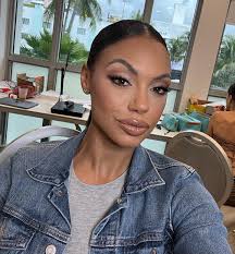 Daniknowsmakeup (@daniknowsmakeup) • Facebook