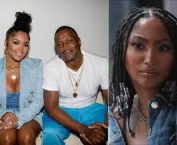 Kendra Kirk's Instagram, Twitter & Facebook